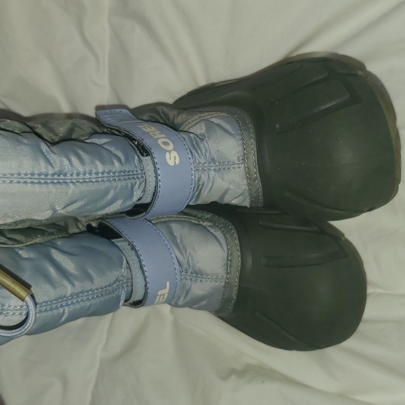 *Donated*Sorel snow boots size 13 - Picture 2 of 4